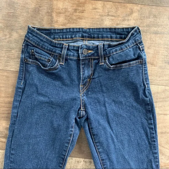 Levi Jeans - Picture 3 of 7